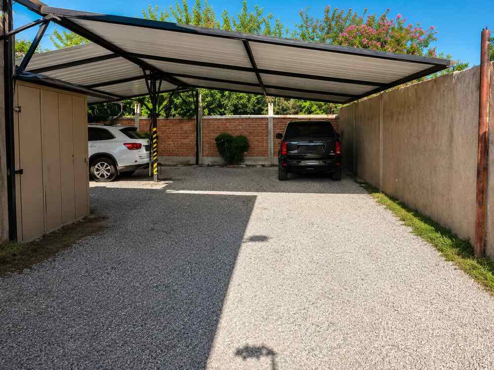Estacionamiento cubierto y seguro en el hotel
